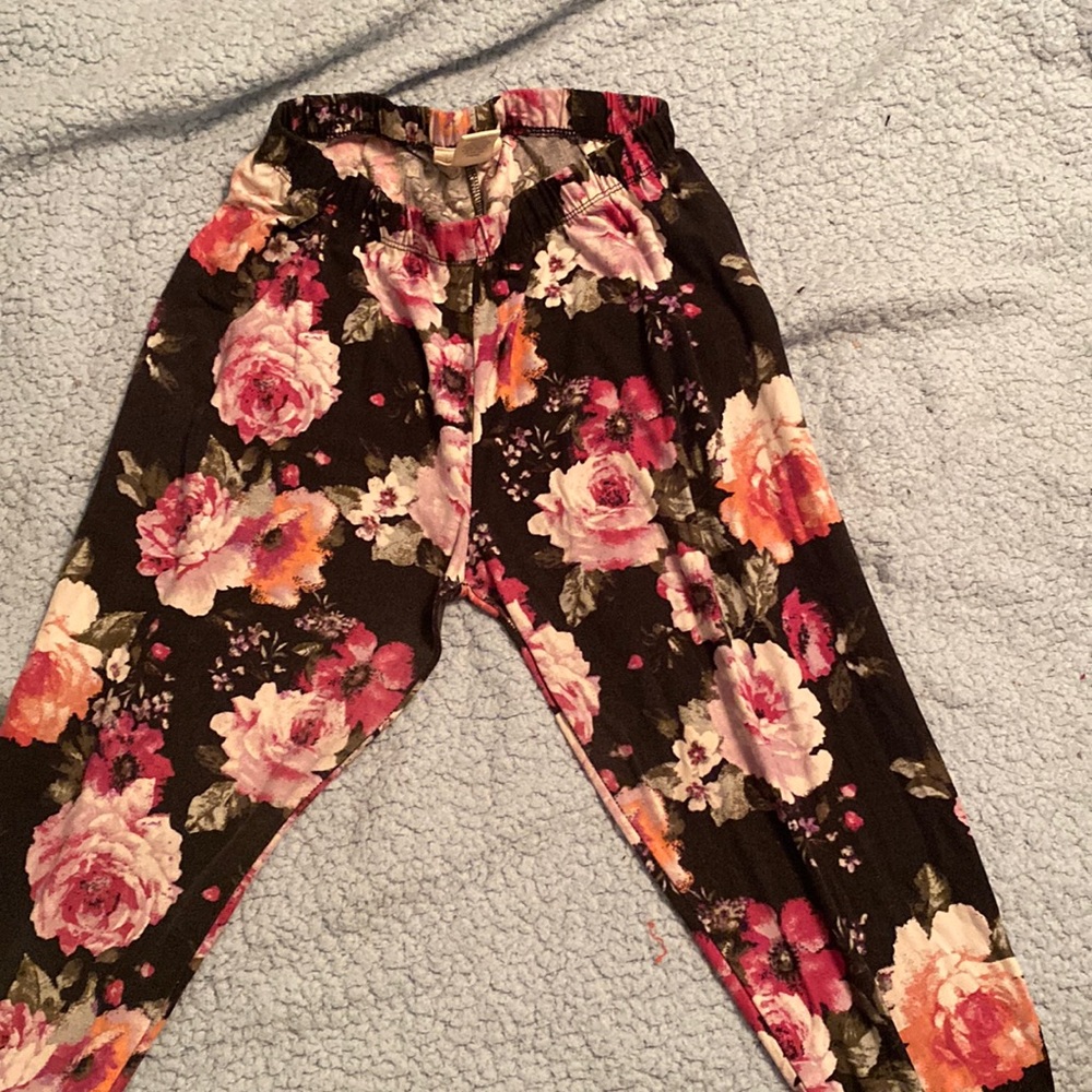 Loralette black rose leggings.